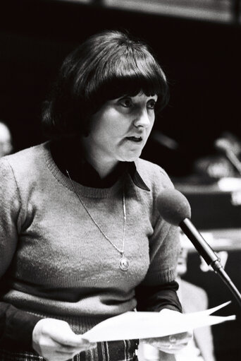 Fotografie 3: The MEP Jacqueline HOFFMANN during a session in Strasbourg in January 1980.