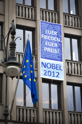 Photo 1 : Nobel peace prize banners in Munchen, Germany