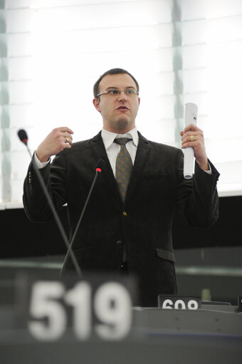 Foto 18: Plenary Session week 6 2013 - Improving access to finance for SMEs