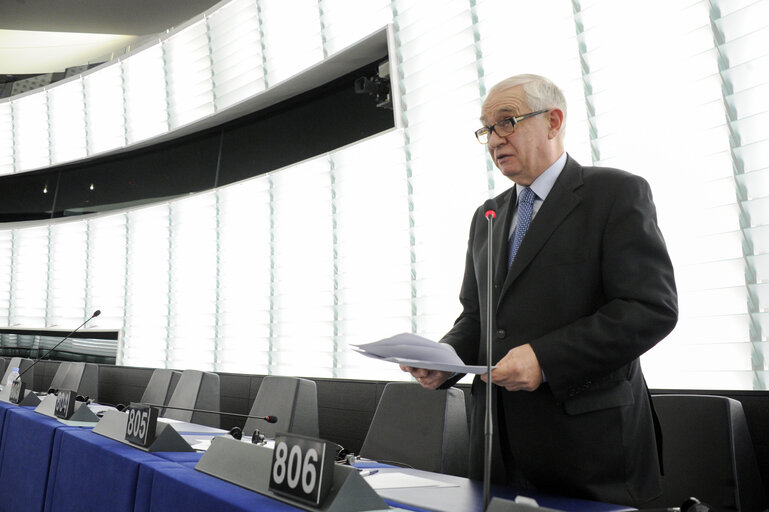 Foto 9: Plenary Session week 6 2013 - Improving access to finance for SMEs