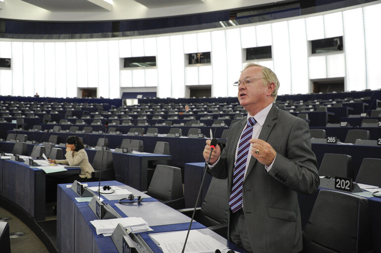 Foto 17: Plenary Session week 6 2013 - Improving access to finance for SMEs