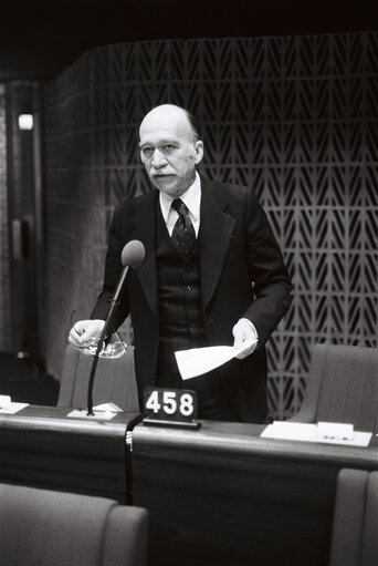 Photo 7 : The MEP Giorgio ALMIRANTE during a session in Strasbourg on SJanuary 1980.