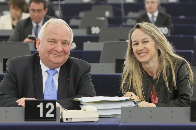 Снимка 11: MEPs Joseph DAUL and Constance LE GRIP attend a plenary session in Strasbourg - Week 16  2013