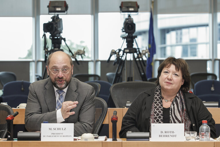 EP President meets with staff committees of all the institutions on staff regulation