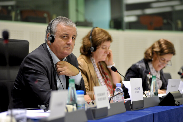 Photo 5 : Intergroup National minorities and regional languages