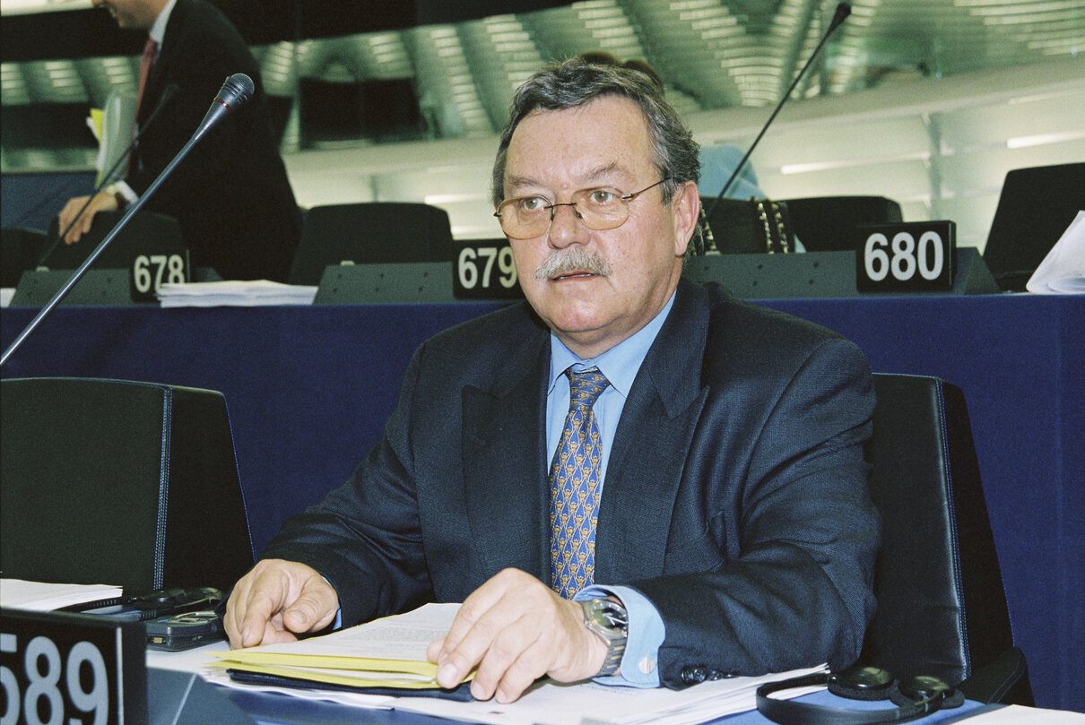 MEP Gerhard HAGER in Plenary Session in Strasbourg in March 2001