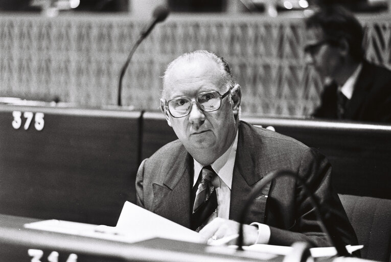 Fotogrāfija 5: The MEP Michel PONIATOWSKI during a session in Strasbourg in November 1979.