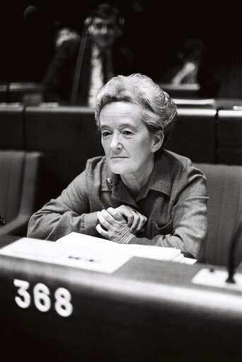 Fotografie 3: The MEP Dame Shelagh ROBERTS during a session in Strasbourg in November 1979.