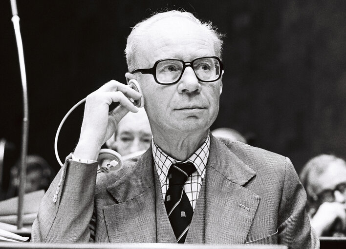 The delegue Charles FLETCHER-COOKE during a session in Luxembourg in December 1978.