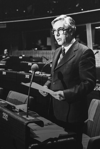 Fotografi 26: MEP Niels Jorgen HAAGERUP during a session in Strasbourg in March 1984.