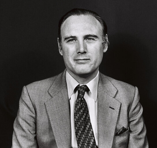 Foto 15: Portrait of the MEP Robert J. MORELAND in September 1979.