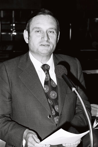 Zdjęcie 4: The delegue Jean-Francois PINTAT during a session in Luxembourg on September1978.