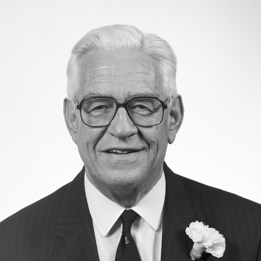 Valokuva 8: Portrait of MEP Madron Richard SELIGMAN