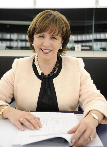 Fotografija 6: MEP Diane DODDS at the European Parliament in Strasbourg