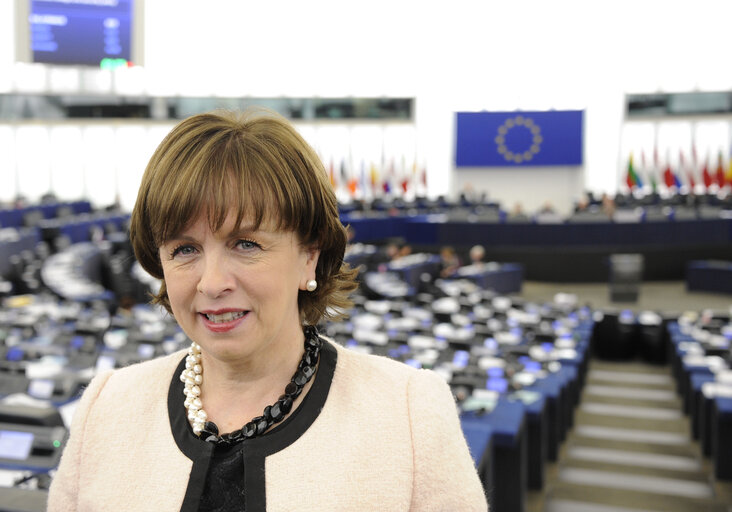 Fotografija 4: MEP Diane DODDS at the European Parliament in Strasbourg