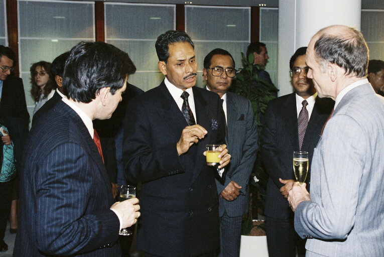 Foto 24: The President of Bangladesh makes an official visit to the EP in Brussels