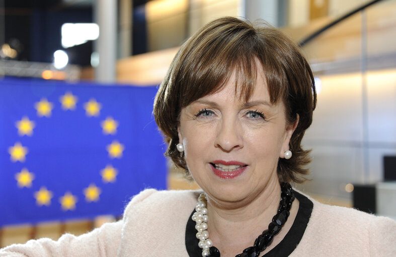 Fotografija 3: MEP Diane DODDS at the European Parliament in Strasbourg