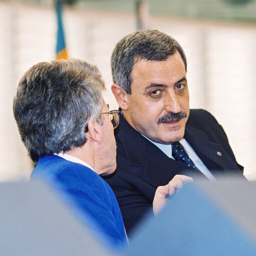 Photo 1 : MEP Guido PODESTA in Plenary Session in Strasbourg in January 2000