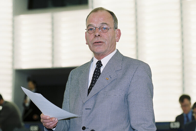 Foto 1: MEP Karsten KNOLLE in plenary Session in Strasbourg in October 2000