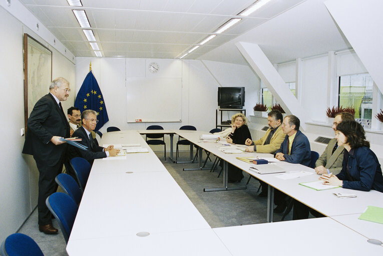 Zdjęcie 2: Exchange of views with the Commissioner in charge of Competition