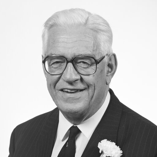 Valokuva 9: Portrait of MEP Madron Richard SELIGMAN