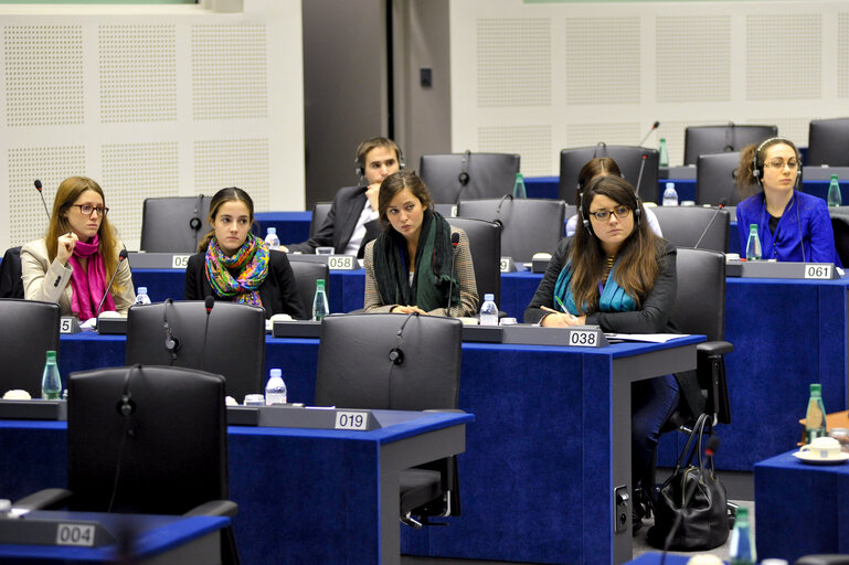 Photo 7 : Intergroup National minorities and regional languages