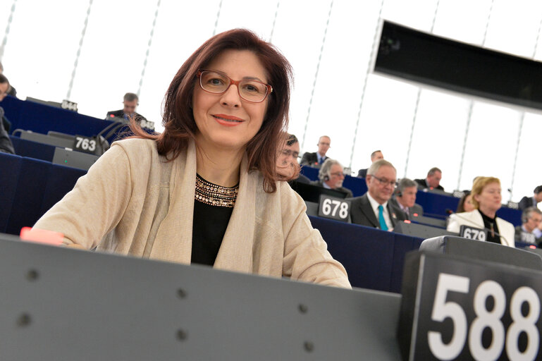 Foto 4: Romana JORDAN in plenary session week 09 2014 in Strasbourg