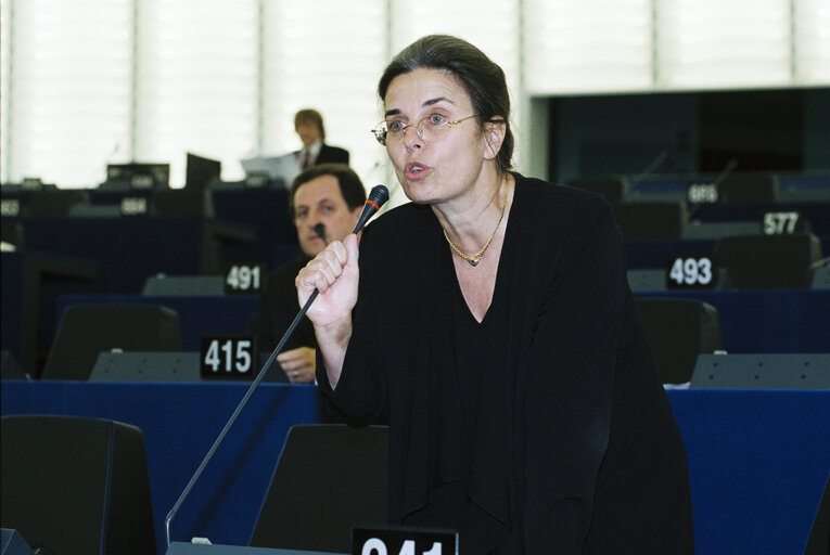 Fotografija 3: MEP Marie-Therese HERMANGE in the hemicycle in Strasbourg