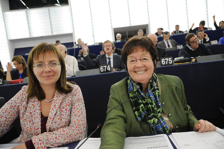 Fotagrafa 4: Sidonia JEDRZEJEWSKA, Elisabeth JEGGLE during Plenary session week 41 2013 in Strasbourg