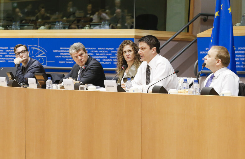 Valokuva 3: Meeting 'Privacy Platform, Surveillance vs. Encryption.Who's winning the cat and mouse game?'