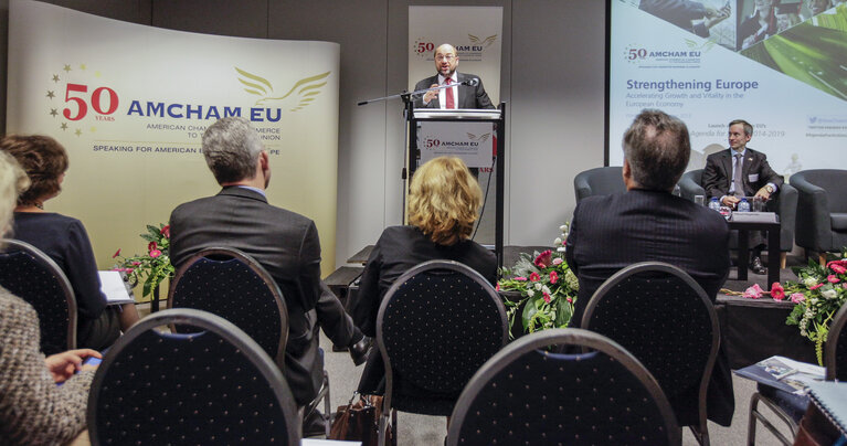 Foto 1: Keynote speech American Chamber of Commerce conference