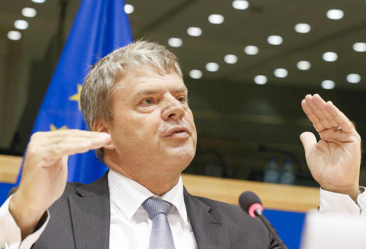 Valokuva 2: Meeting 'Privacy Platform, Surveillance vs. Encryption.Who's winning the cat and mouse game?'