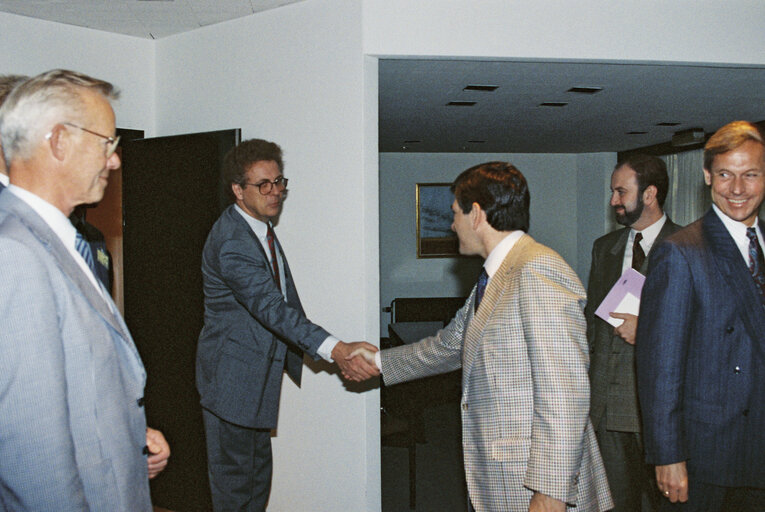 Foto 2: EP President meets with representatives of the Norwegian Enterprises Confederation (NHO) in 1990 in Brussels