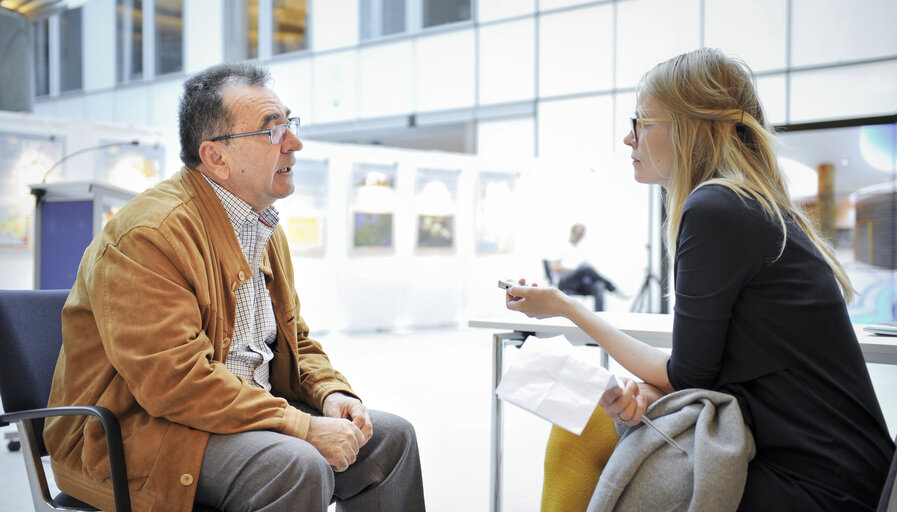 Fotografi 6: Interview Alejandro CERCAS at the EP in Brussels