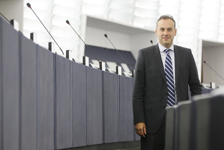 Georgios PAPANIKOLAOU  in plenary