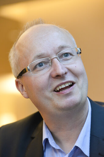 Photo 7: Interview of a MEP Mikael GUSTAFSSON by a Finnish journalist.