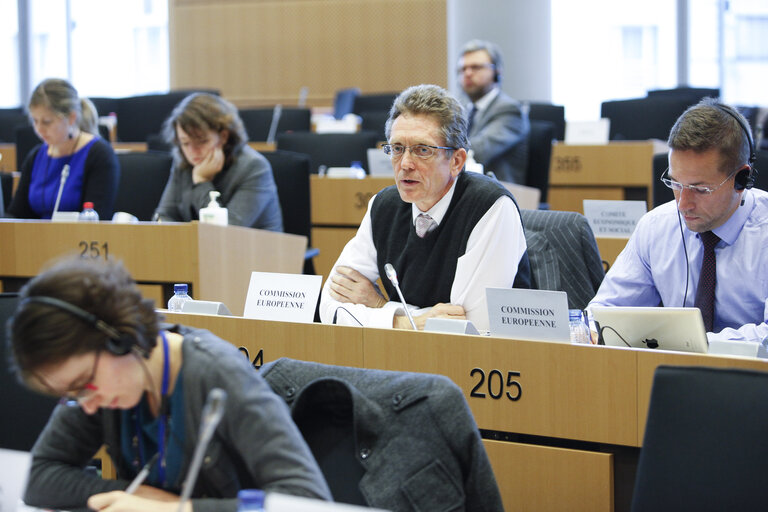 Fotografie 10: ENVI Commitee : votes on medical devices and in vitro medical devices