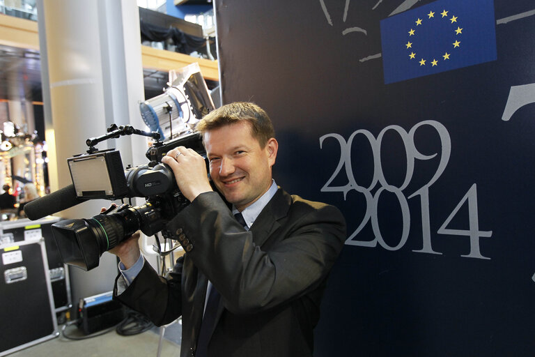 Zdjęcie 15: MEP Martin KASTLER using a film camera, promoting cultural innovation in Europe