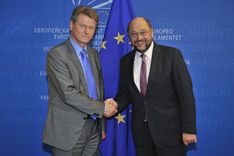 Photo 2 : Meeting with EP President