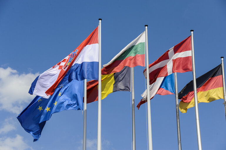 Fotografi 15: Raising of the Croatian flag in Strasbourg