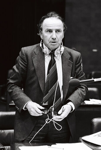 Gerald L'ESTRANGE during a session in December 1978.