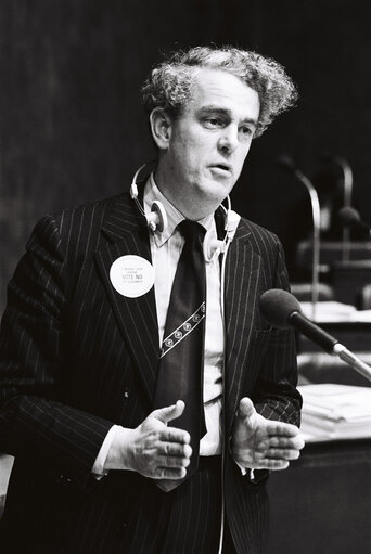 Tam DALYELL, Member of the European Parliament, during a session in Luxembourg in December 1978.