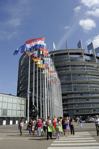 Suriet 7: Raising of the Croatian flag in Strasbourg