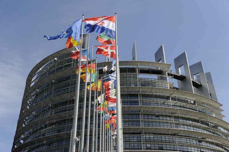 Снимка 21: Raising of the Croatian flag in Strasbourg