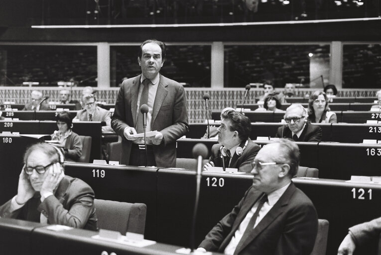 Fotografi 6: MEP Georges MARCHAIS during a session in Strasbourg in March 1980.