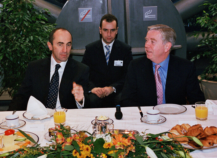 Fotografia 2: EP President meets with Robert KOCHARYAN, President of Armenia, in Brussels