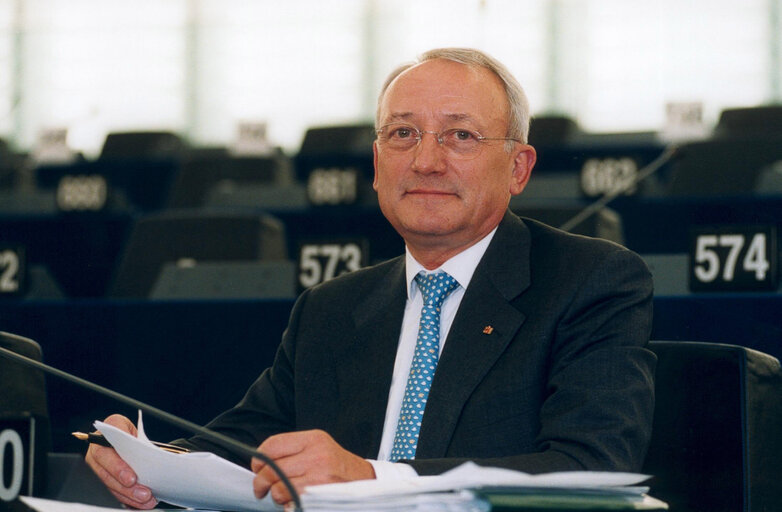 Fotografija 4: MEP Peter Michael MOMBAUR at the EP in Strasbourg.