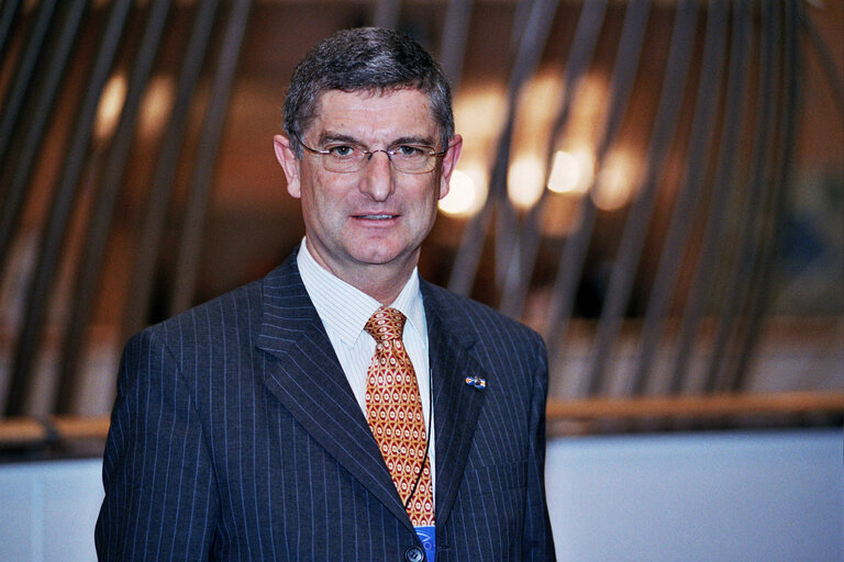 Valokuva 31: Portrait of Peter PEX at the EP in Brussels.