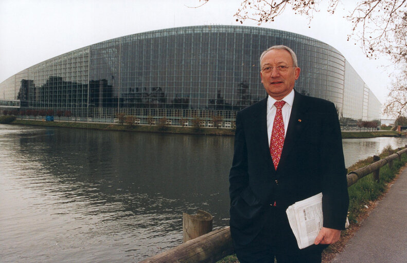 Fotografija 5: MEP Peter Michael MOMBAUR at the EP in Strasbourg.