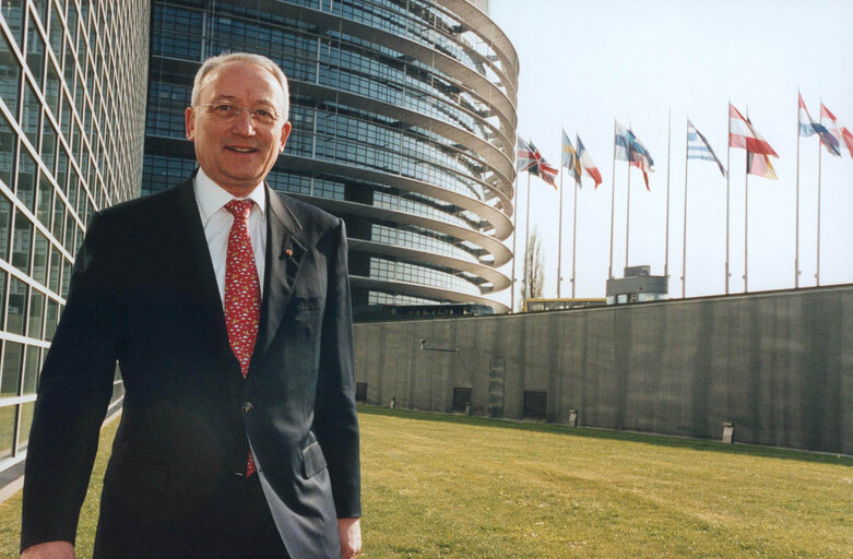 Fotografija 6: MEP Peter Michael MOMBAUR at the EP in Strasbourg.